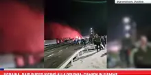 Ucraina, raid russo vicino alla Polonia: camion in fiamme