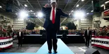 Portaerei Usa, ipotesi nome Trump al posto di Doris Miller