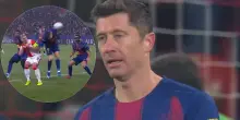 L'errore che non ti aspetti da Lewandowski: autogol a Praga. VIDEO