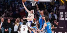Reaves, che fatica: per segnare contro OKC si deve inventare un canestro impossibile