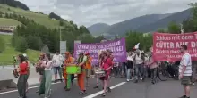 Brennero, manifestanti in corteo occupano l'autostrada