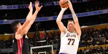 I Lakers battono Miami, New York ferma Chicago