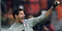 L'ex calciatore Toldo blocca un ladro di biciclette a Milano