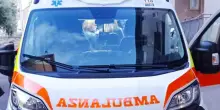 Incidente sul lavoro a Torino, un operaio batte la testa e muore