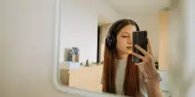 Selfie, uso eccessivo di Instagram potrebbe portare a non riconoscersi