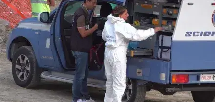 Barberino di Mugello, spinge la ex dal cavalcavia e poi si getta nel vuoto
