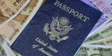 Usa, passaporti in &ldquo;edizione limitata&rdquo; con l&rsquo;immagine di Donald Trump