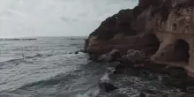 Anzio, crolla parte della falesia dopo il maltempo