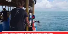Maldive, sub in acqua per recuperare i corpi degli italiani