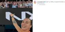 Sabalenka, selfie da leggenda con Federer e Laver