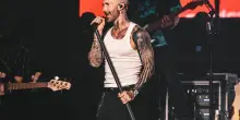 I Maroon 5 a Milano con uno show memorabile. Adam Levine irrefrenabile