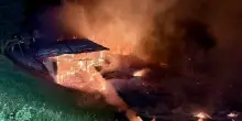 Incendio a Longostagno, in fiamme il fienile di un maso: un disperso
