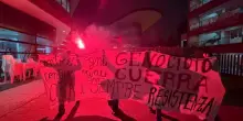 Bloccato corteo pro Pal a Torino, la polizia usa idrante