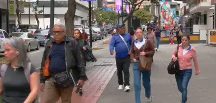 Venezuela, Rodriguez e Machado cercano Trump