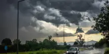 Meteo, allerta maltempo al Centro-Sud. Nel week-end torna l'afa. LIVE