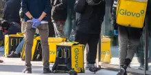 Rider sfruttati, disposto controllo giudiziario per Glovo Foodinho