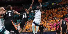 Minnesota passa a San Antonio, Knicks a valanga