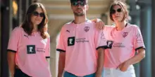 Notts County, maglia da trasferta di colore rosa omaggio alla Juve