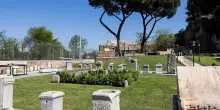 Roma, prete sorpreso a rubare reperto archelogico al Celio: denunciato