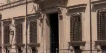 Maggioranza si divide sul caro carburanti