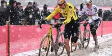 Van Aert, frattura e operazione alla caviglia