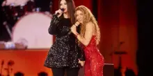Laura Pausini al concerto di Shakira, duetto con Antologia. VIDEO