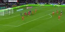 Scozia-Svizzera, il gol su punizione di Ricardo Rodriguez