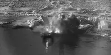 Nona notte di raid Usa sull'Iran. Colpite due petroliere a Hormuz LIVE