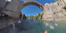 World Series Cliff Diving, tuffi dallo Stari Most di Mostar