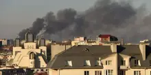 Guerra Ucraina, attacco missilistico su Kiev: morti e feriti. LIVE