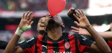 Serie A, il Milan batte il Verona 3-0. Ora Cremonese-Napoli