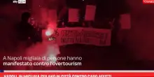 Napoli, in migliaia sfilano in citt&agrave; contro caro affitti