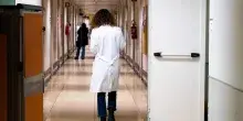 Lecce, filmava donne nei bagni dell'Asl, indagato operatore sanitario