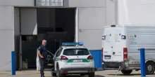Roma, precipitano dal cestello della gru a Ostia: morto un operaio