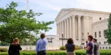 Corte Suprema boccia Trump sullo ius soli. Vance: 'Battaglia continua'