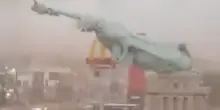 Brasile, tempesta di vento abbatte replica Statua della Libert&agrave;. VIDEO