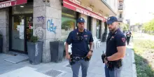 Accoltellato a Milano, l'aggressore: 'Mi sono divertito, lo rifar&ograve;'
