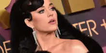 Katy Perry ha pubblicato il singolo Watch It Burn: il testo e il video