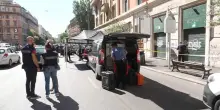 Donna ferita a Roma, si costituisce presunto cecchino