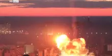 Ucraina, attacco russo su Kiev. Zelensky: pazzi bastardi