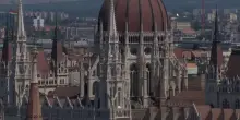Governo Ungheria, presidente firma emendamento per fine mandato
