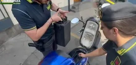 Palermo, sequestrati migliaia motorini elettrici venduti come e-bike