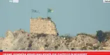 Libano, bandiera israeliana issata sul castello di Beaufort