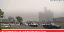 USA, Detroit avvolta dal fumo degli incendi in Canada