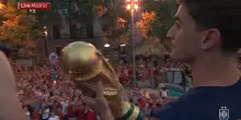 Spagna, la festa per la vittoria dei Mondiali a Madrid