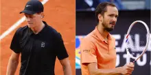 Internazionali di Roma, la semifinale Sinner-Medvedev riparte alle 15