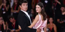 Riccardo Scamarcio parla del red carpet con Benedetta Porcaroli
