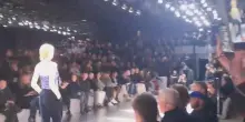 Fashion Week, inedito di Mina chiude la sfilata di Armani