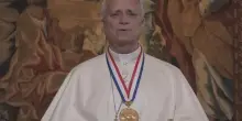 Papa: &ldquo;Io figlio di una grande nazione, prosperi nella pace'