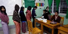 Myanmar, aperte urne per elezioni: vota il capo della giunta militare